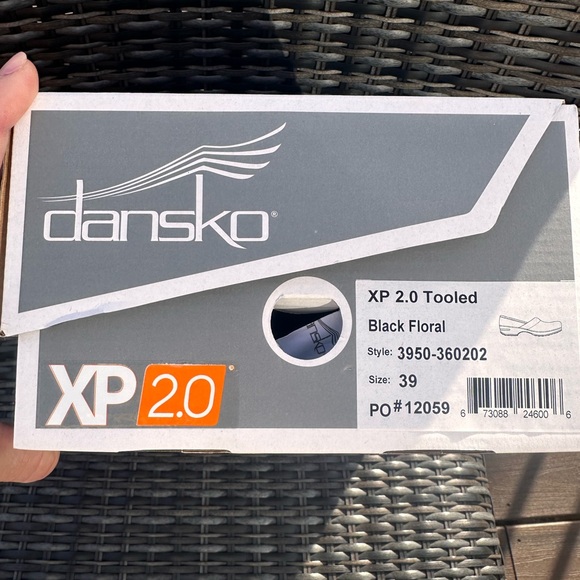 Dansko XP 2.0 Leather Clogs- LIKE NEW - Picture 4 of 7